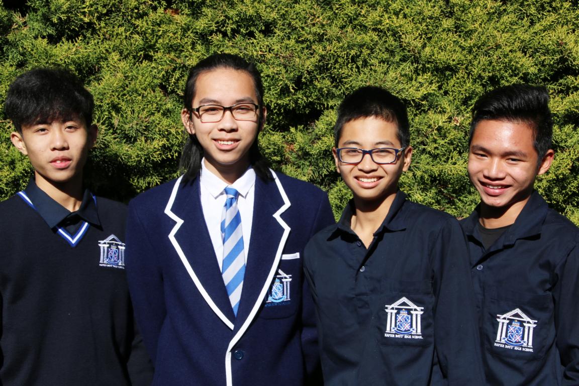 4 học sinh của Công ty Đức Anh tại trường nam sinh Napier, New Zealand