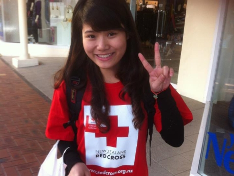 Vũ Thị Phương tham gia hoạt động tình nguyện của Red Cross ở New Zealand. (Ảnh: NVCC)