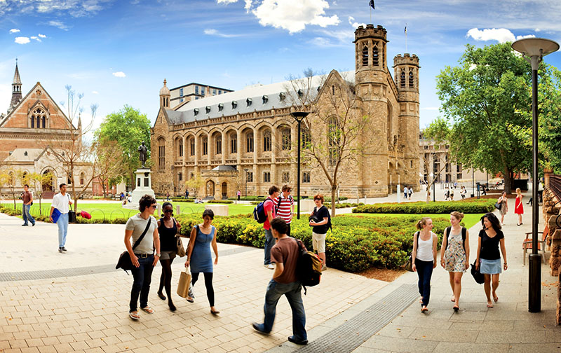 Adelaide University Campus + Panorama from North Terrace